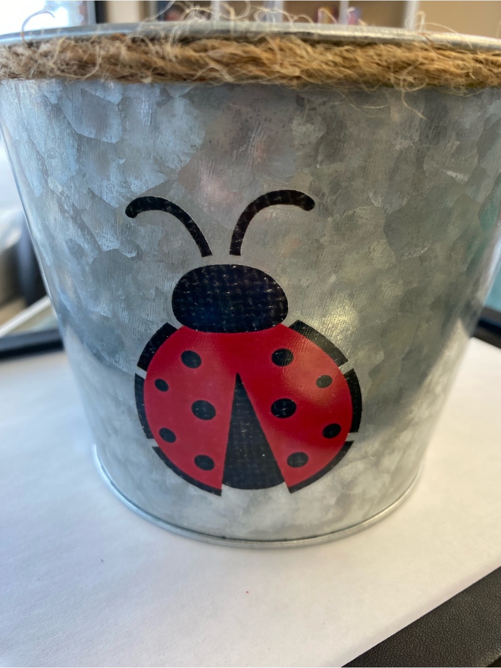 Set of 3 metal lady big planters